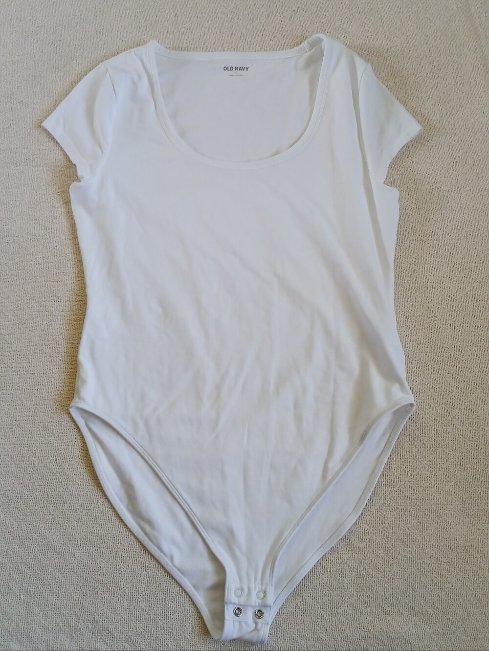 old navy ♡ short sleeve scoop neck bodysuit white large ballet